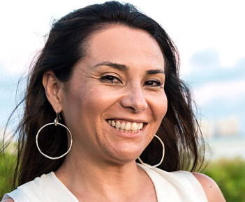 <em><strong>Marcela R., Santiago</strong></em>